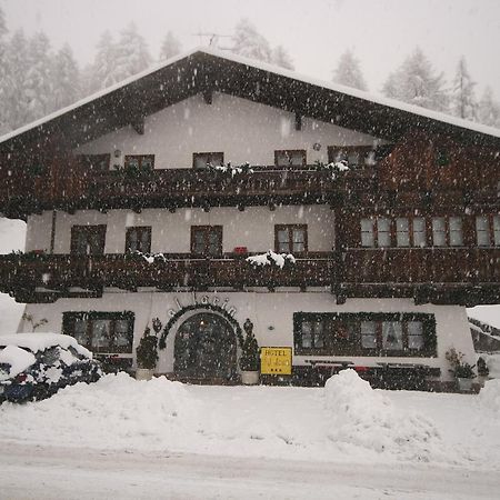 Hotel Al Larin Cortina dʼAmpezzo Exterior foto